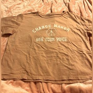 Girl’s slightly cropped t-shirt